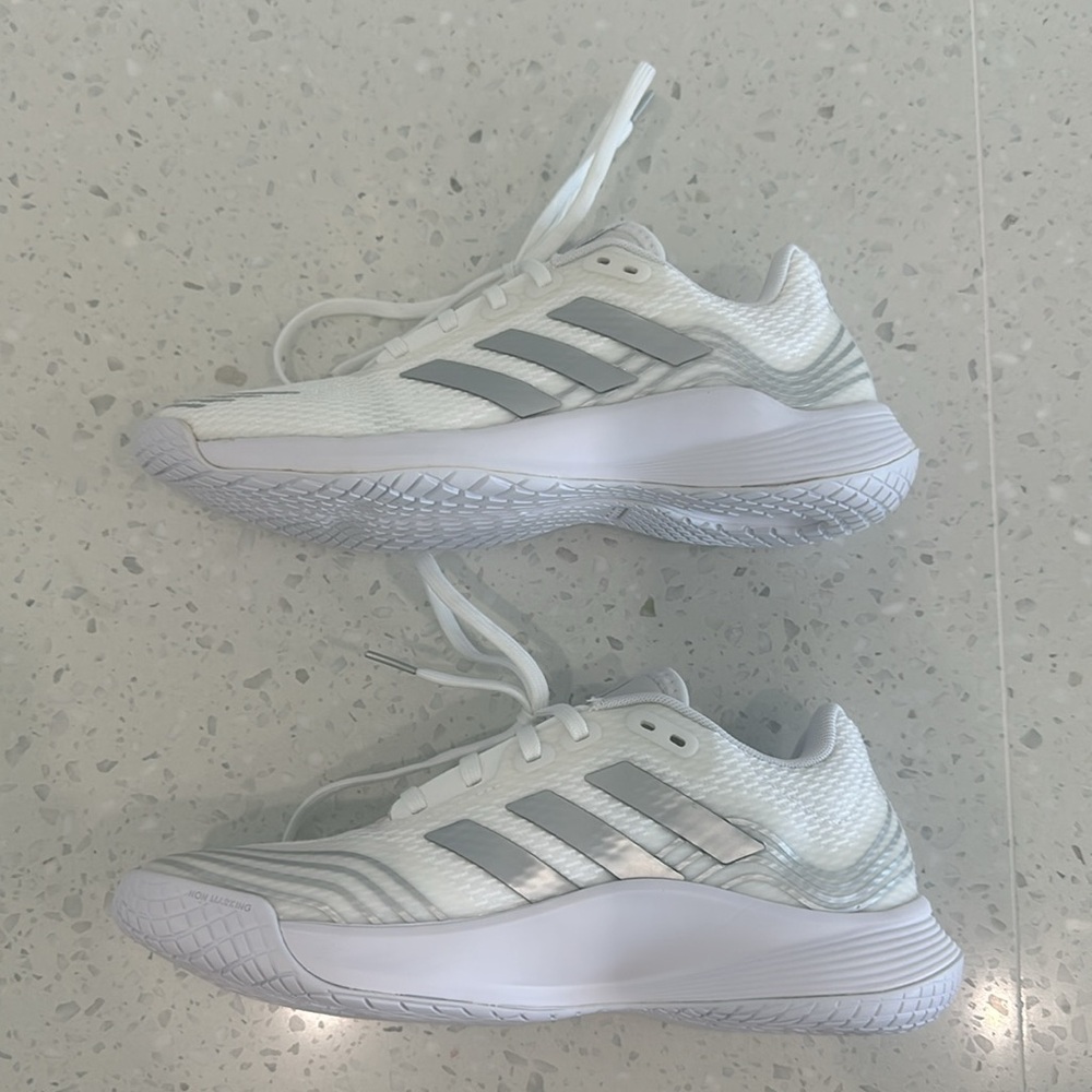 Adidas Bounce GX8187 Women's White Running Sneakers Size 6.5 Like New Worn Once